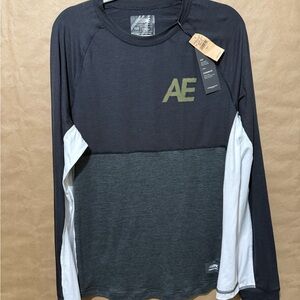 American Eagle Outfitters Black and Gray Long Sleeve Tee